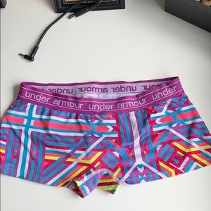 Under Armour Shorty shorts - print